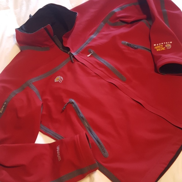 Performance Softshell by Mountain Hardware, EUC - Picture 3 of 6